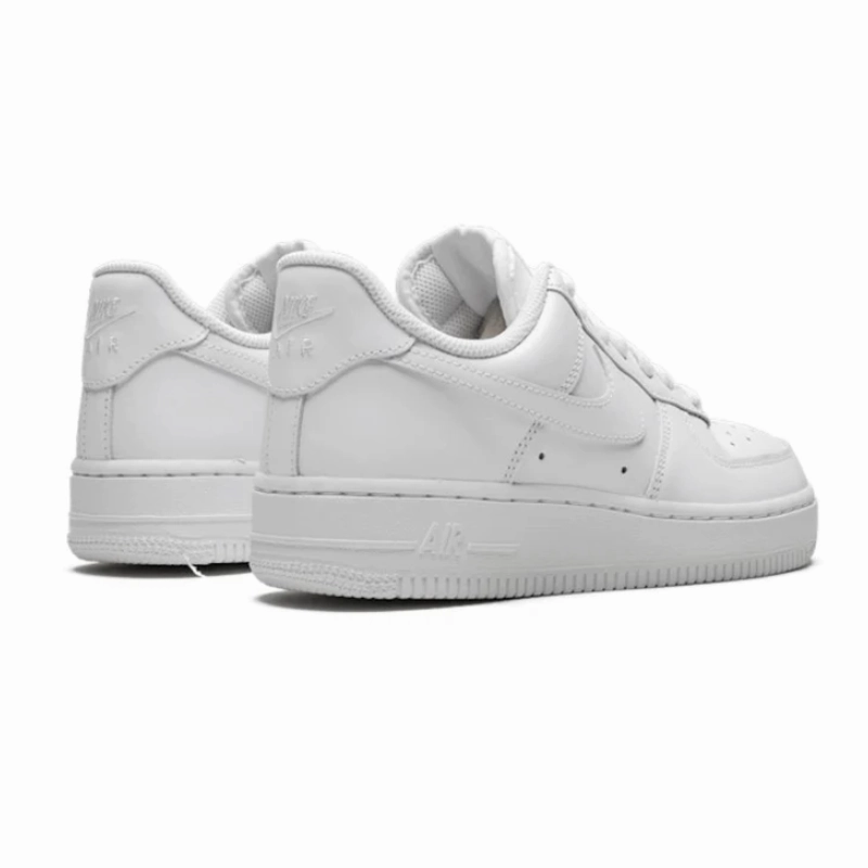 Air Force 1 07 White foot - mobility running shoes
