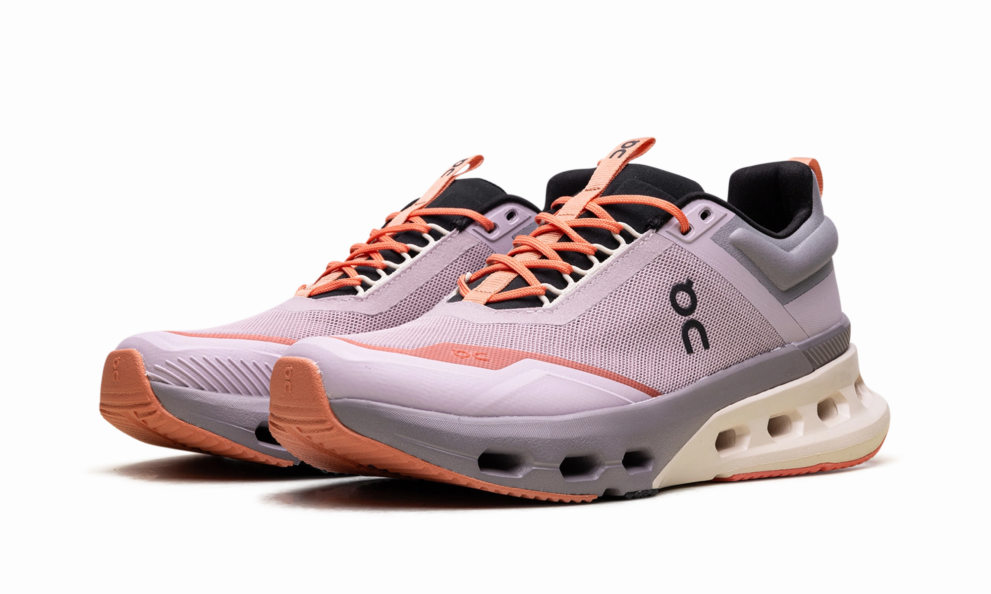 Cushioned Running running in a forest Cloudnova X WMNS "Mauve Dew"