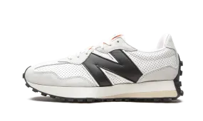 Free Step 327 "Casablanca - White / Black"