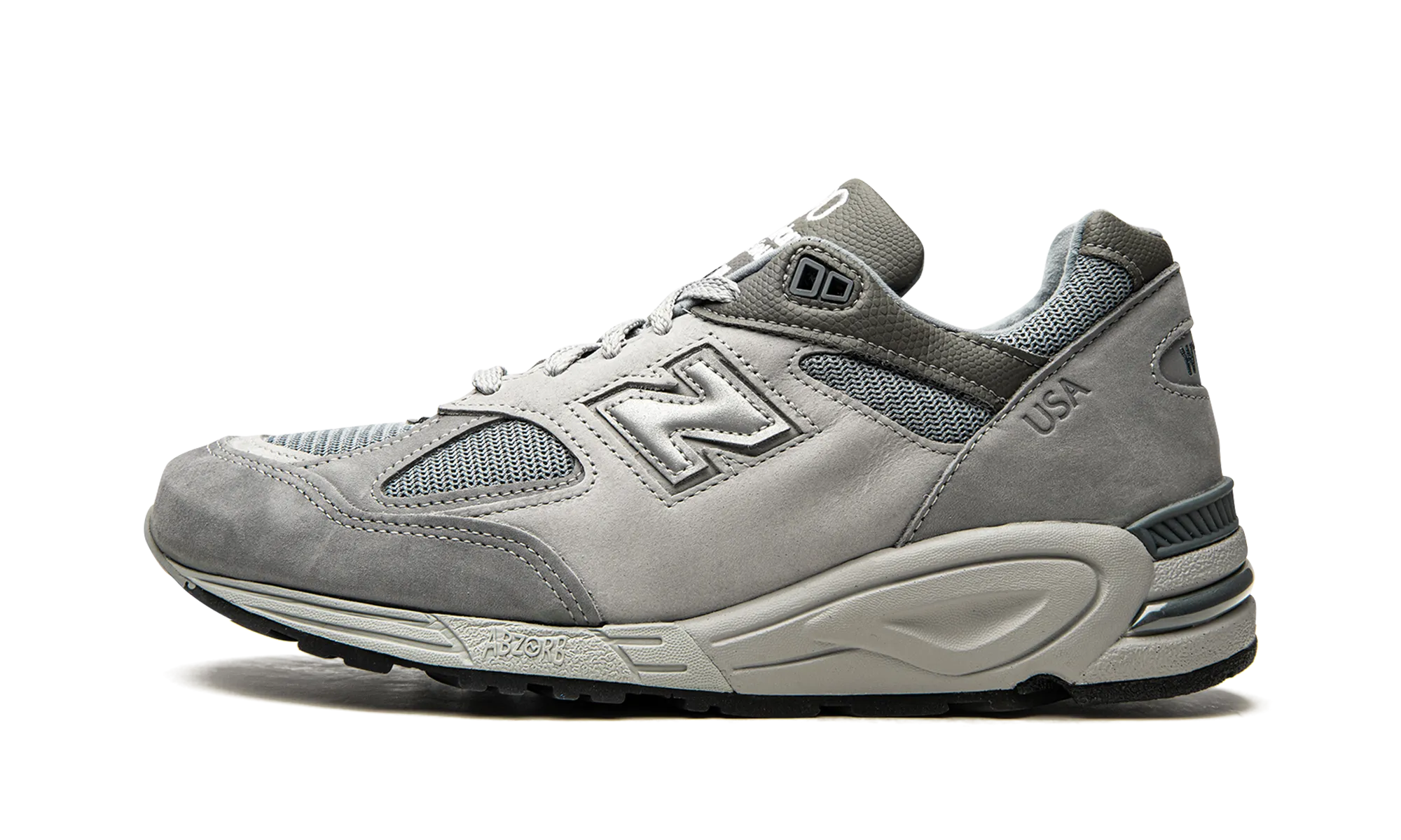 990 V2 "WTAPS - Grey" running sneakers running in bumpy tracks shoes