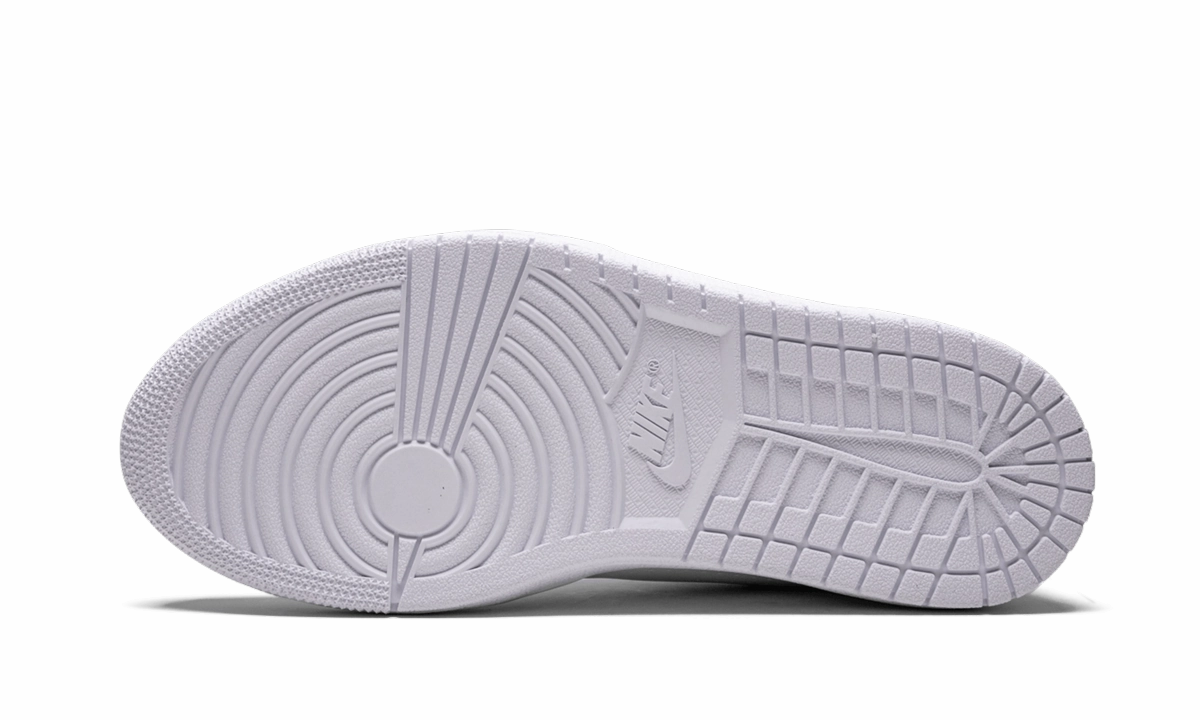 AIR JORDAN 1 RET LO SLIP WMNS "TRIPLE WHITE" Sculpted Design Stylish Sole