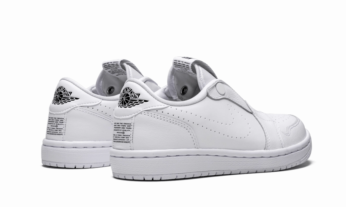 AIR JORDAN 1 RET LO SLIP WMNS "TRIPLE WHITE" Smart Casual