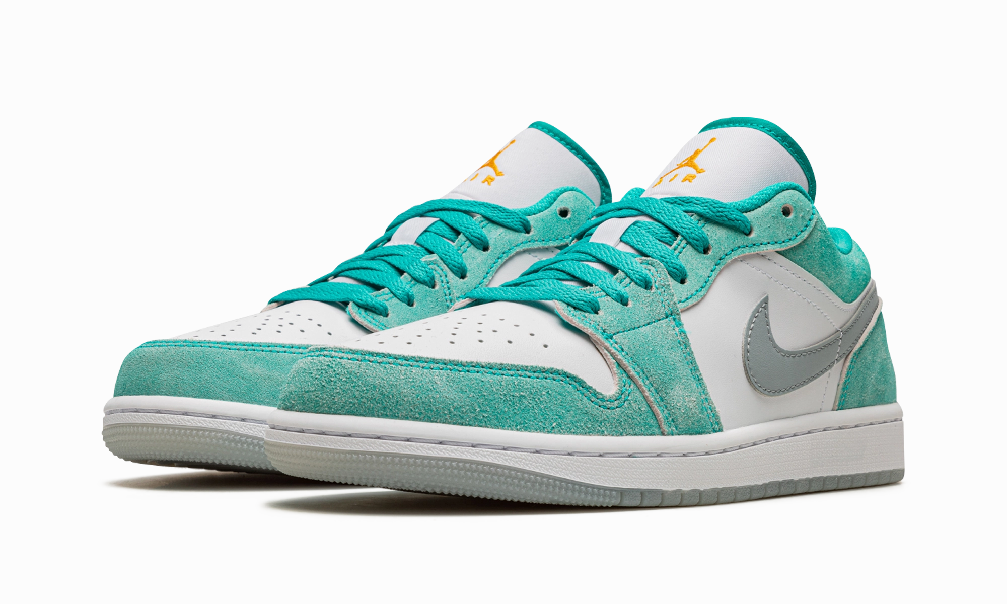 Travel Ready Air Jordan 1 Low SE "New Emerald"