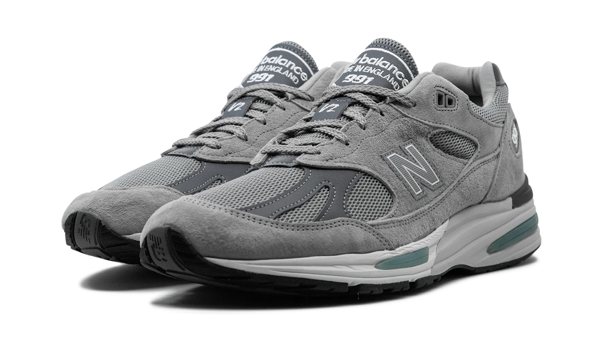 991v2 "Grey" hikers' shoes fitness competition