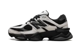 running in a travertine pool area shoes 9060 "Off White Black"