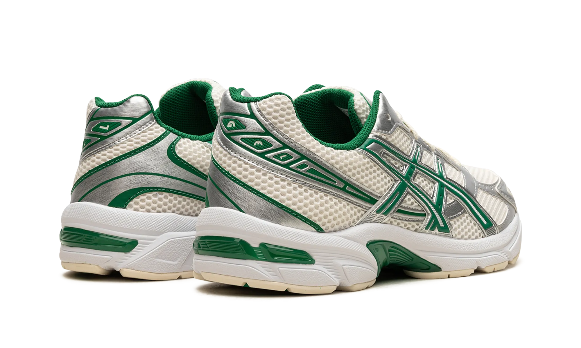 GEL-1130 "Kale Green" running during a full moon