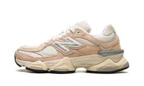 9060 "Vintage Rose" running in a floodplain area shoes Anti - fog