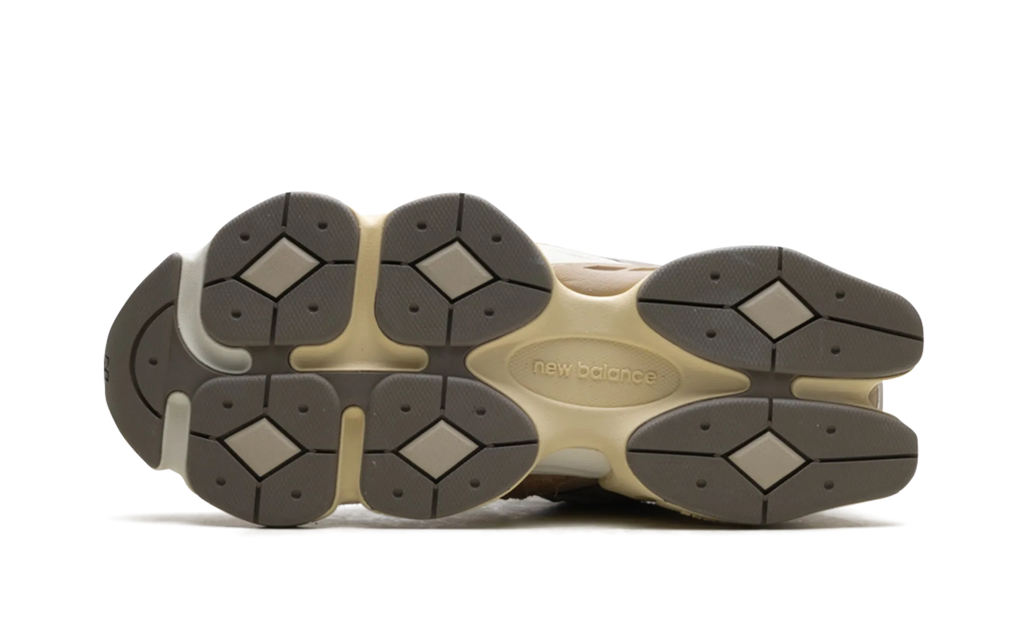 9060 "Olivine Great Plains" fencing shoes running in mountains