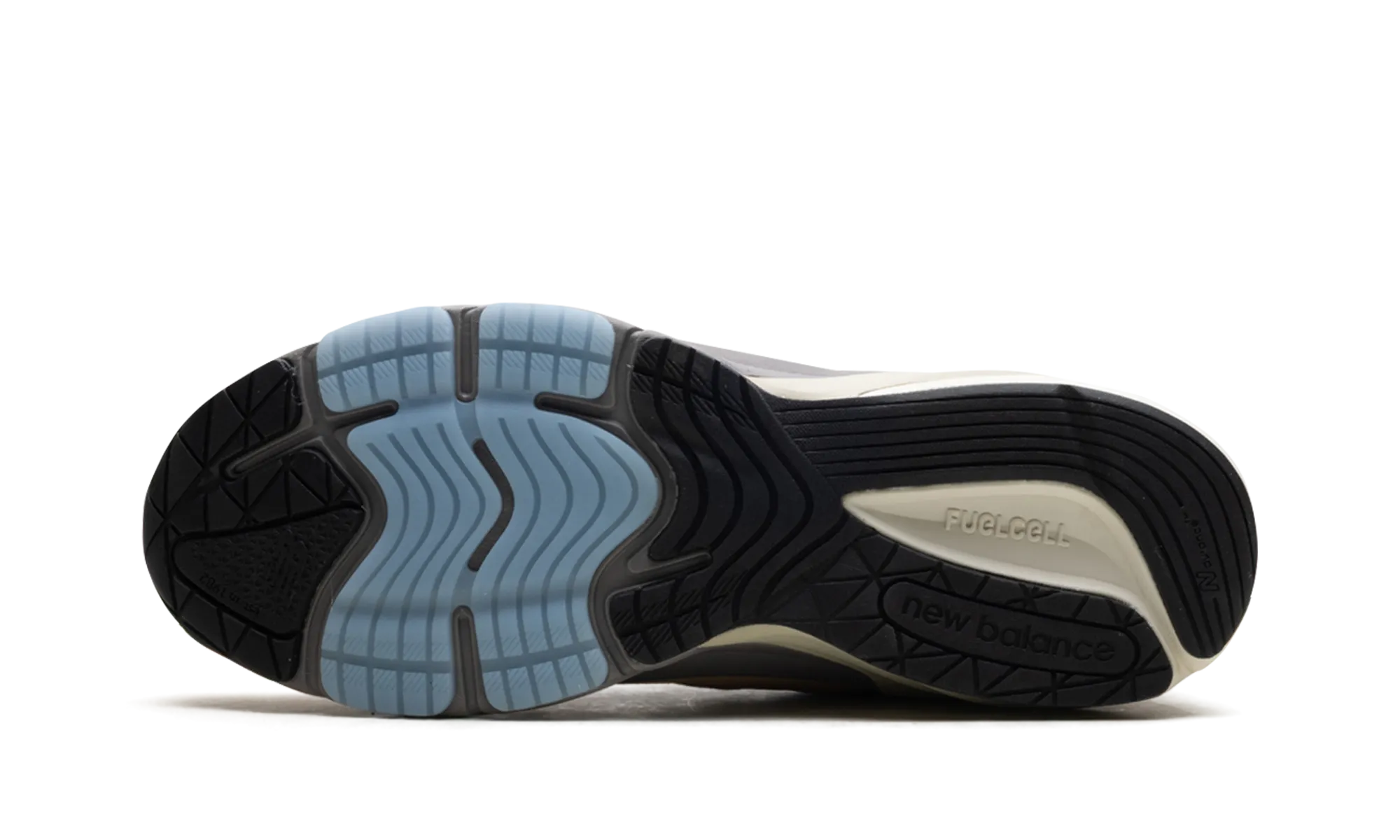 990V6 "Action Bronson - Ainzama" running in the evening shoes