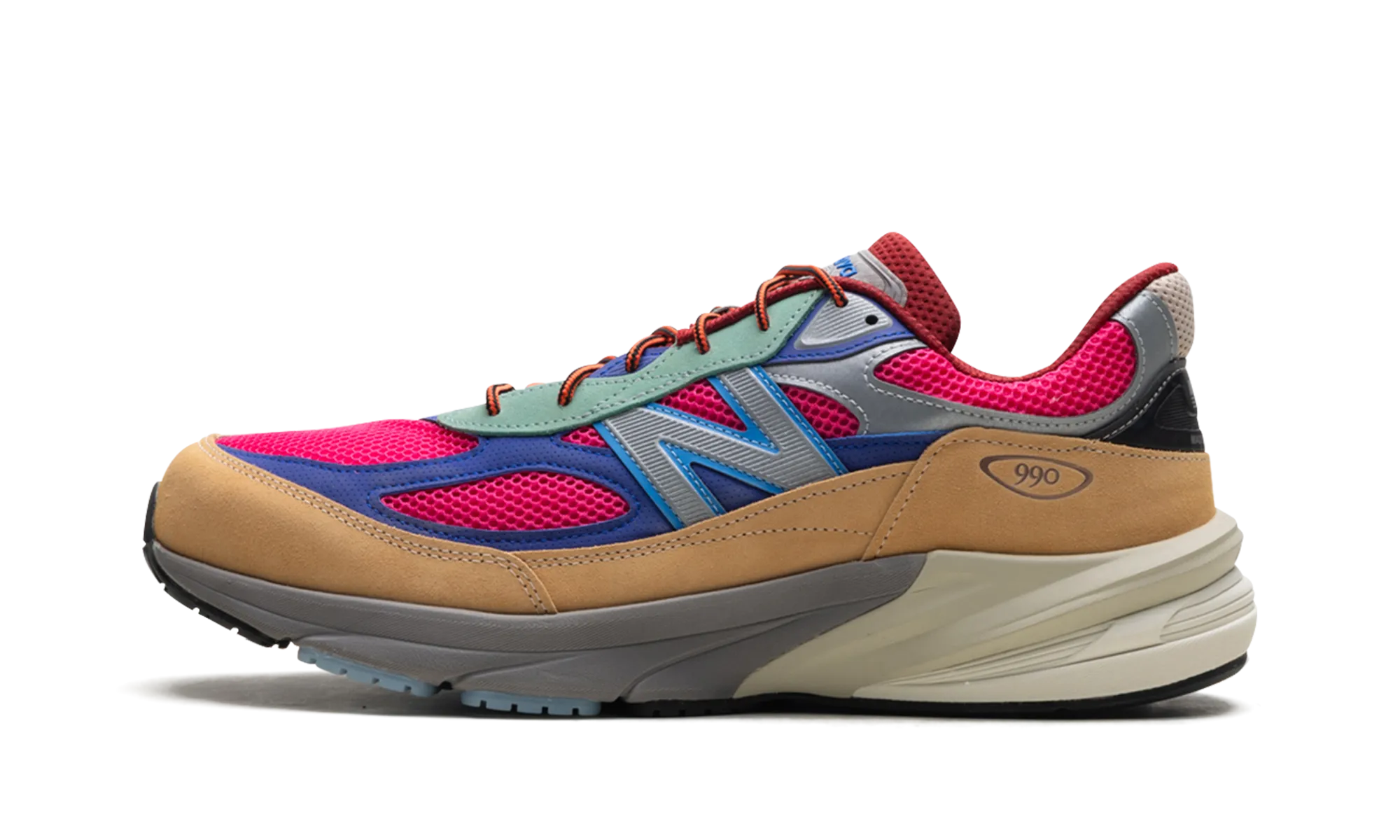 990V6 "Action Bronson - Ainzama" running in fall synthetic track running wear