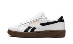 running in a cliff area shoes Club C Grounds "White Gum"