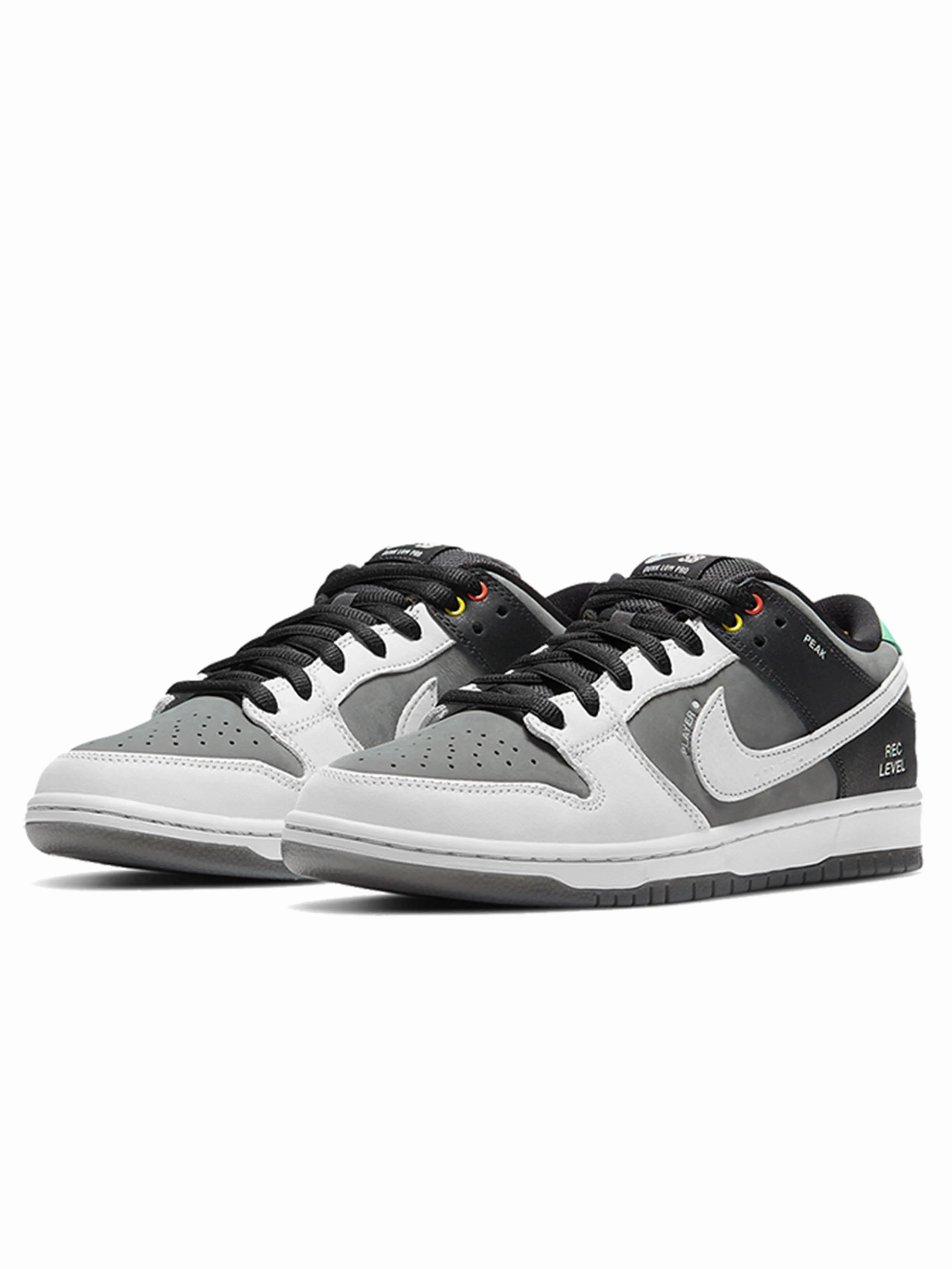 Nike Dunk Low VX1000 Camcorder daily use running shoes toe spacer