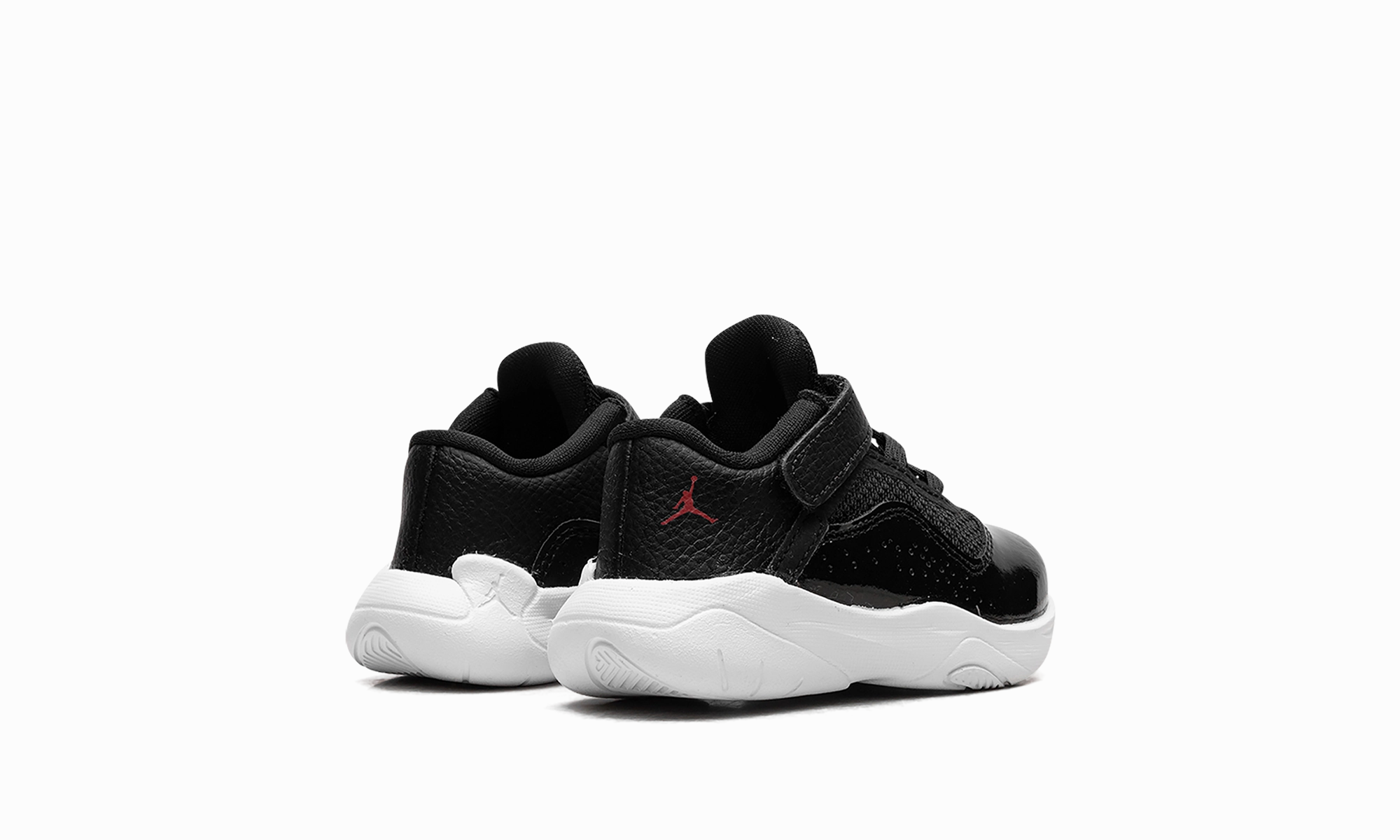 Male runner Air Jordan 11 "Bred"