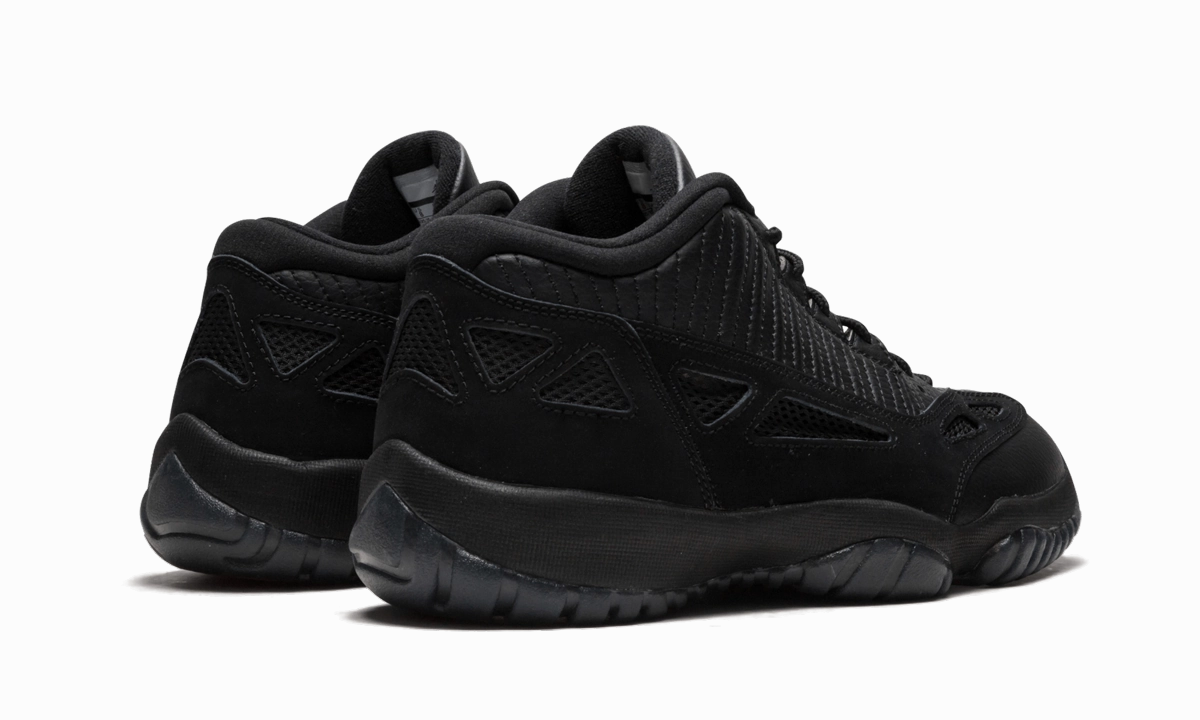 Air Jordan 11 Retro Low "Referee" certified