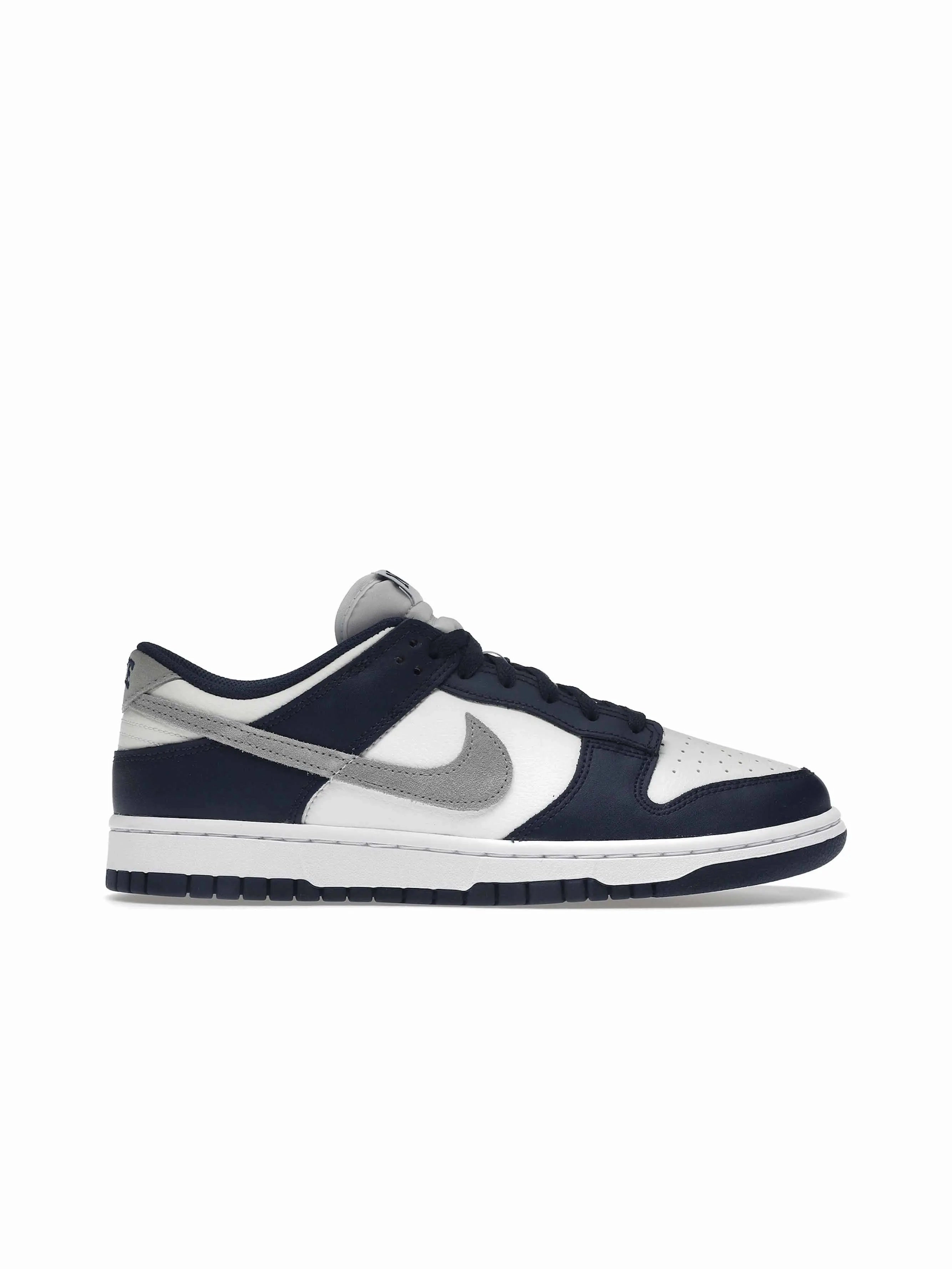 premium - quality all - weather shoes men's sports shoes Nike Dunk Low Summit White Midnight Navy