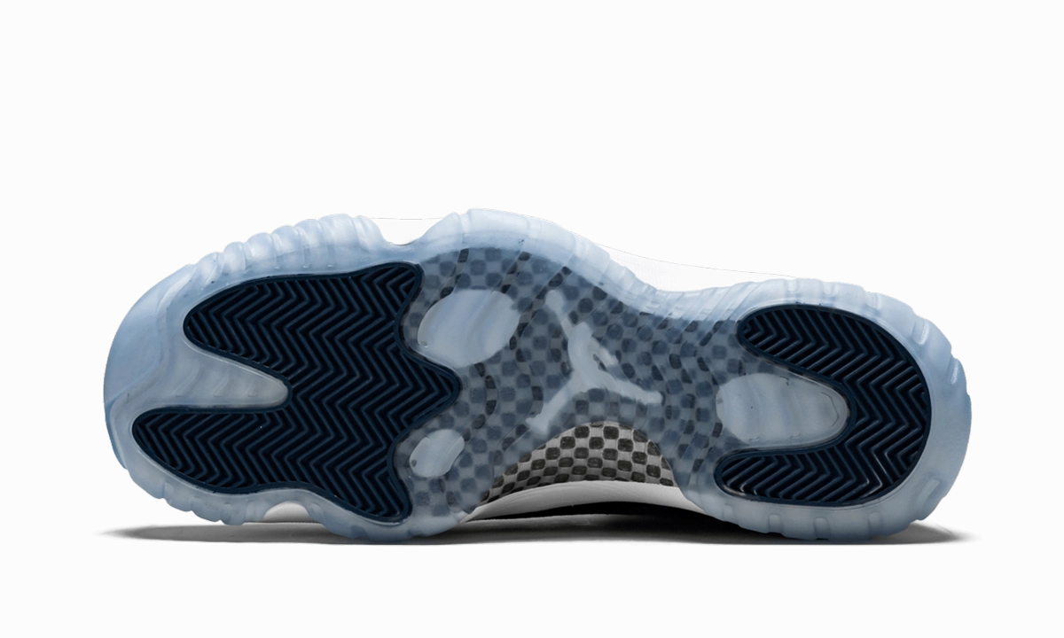 cross - country runner shoes Air Jordan 11 Retro Low LE "Blue Snakeskin"