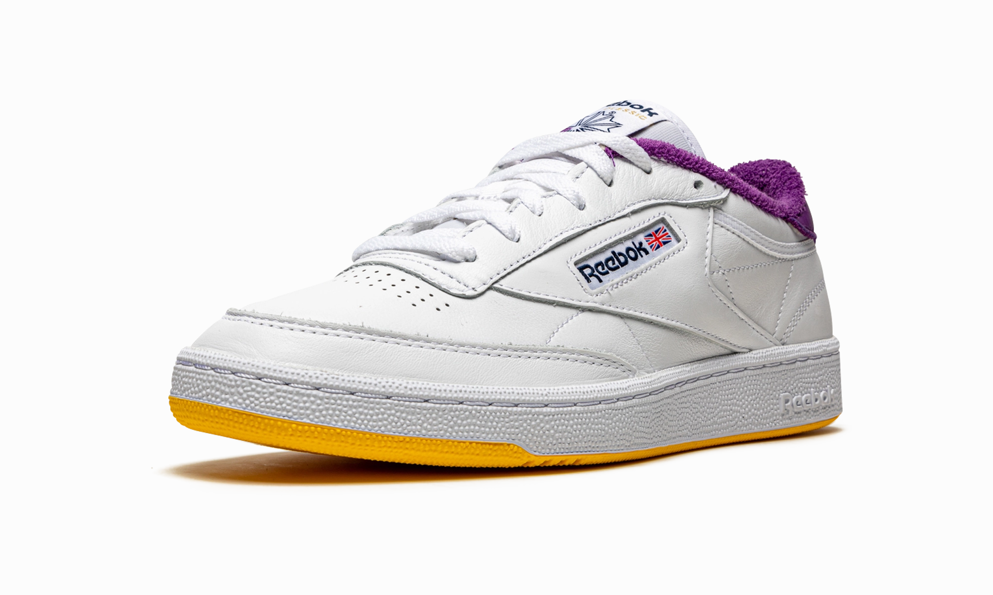 Club C 85 "Eric Emanuel - Lakers" running in a sound area shoes ground - feel - feature shoes