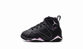 running in a volleyball court area shoes responsive - sole - technology - reactivity shoes Air Jordan 7 TD "Barely Grape"