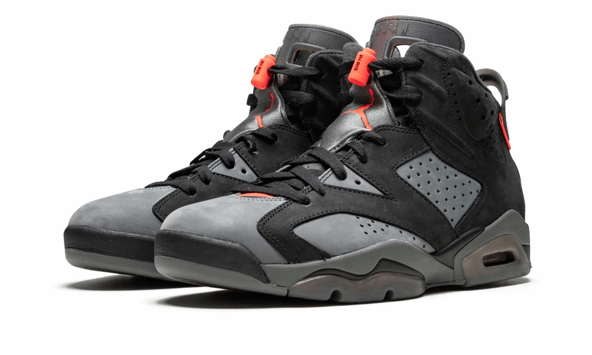 Air Jordan 6 "PSG - Paris Saint Germain" running in flat tracks shoes impact - protecting shoes