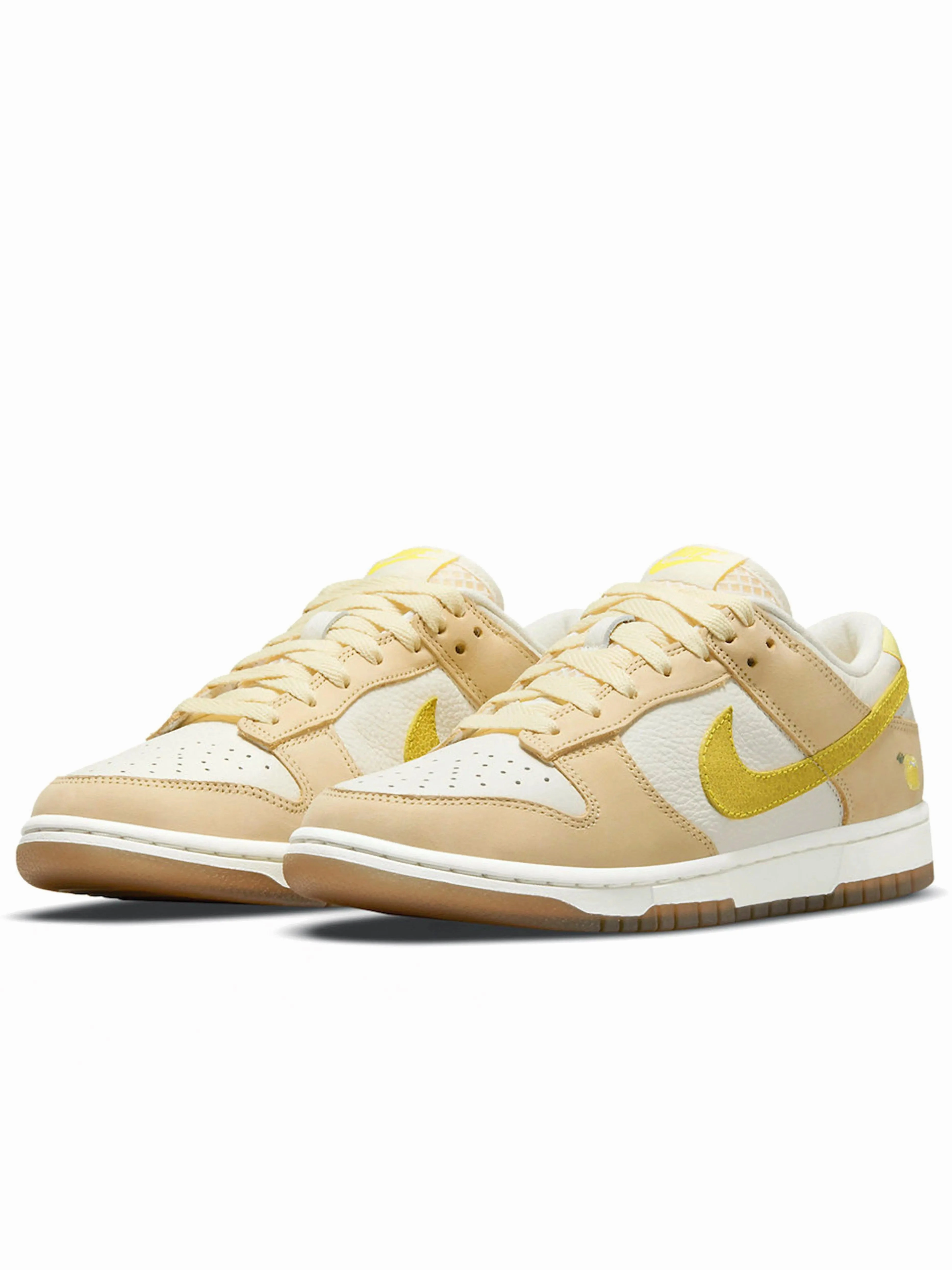running in dry weather grassy track running shoes Nike Dunk Low Lemon Drop [W]