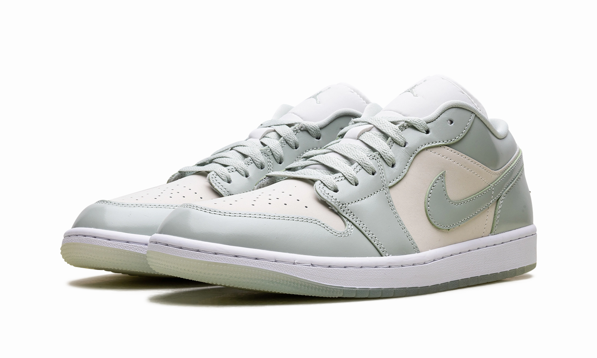 Jordan 1 Low WMNS "Seafoam Sail" Shock-absorbent flexibility