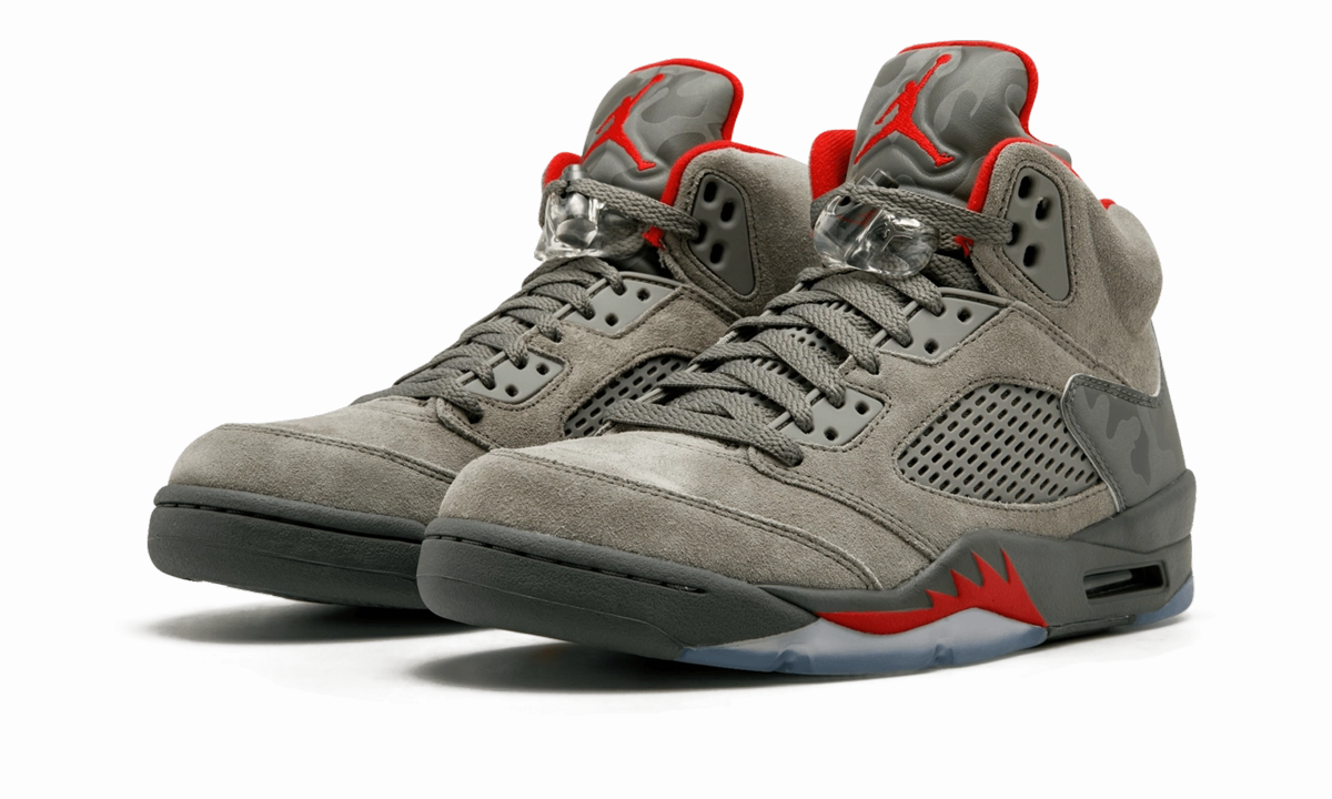 Air Jordan 5 Retro "Camo" running in snowy weather