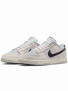zip - up - feature shoes Forefoot - striker Nike Dunk Low Certified Fresh