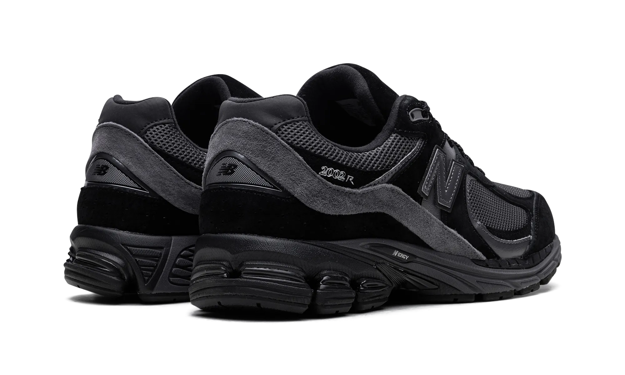 Cushioned Upper Silver Glow 2002R "Black Magnet"