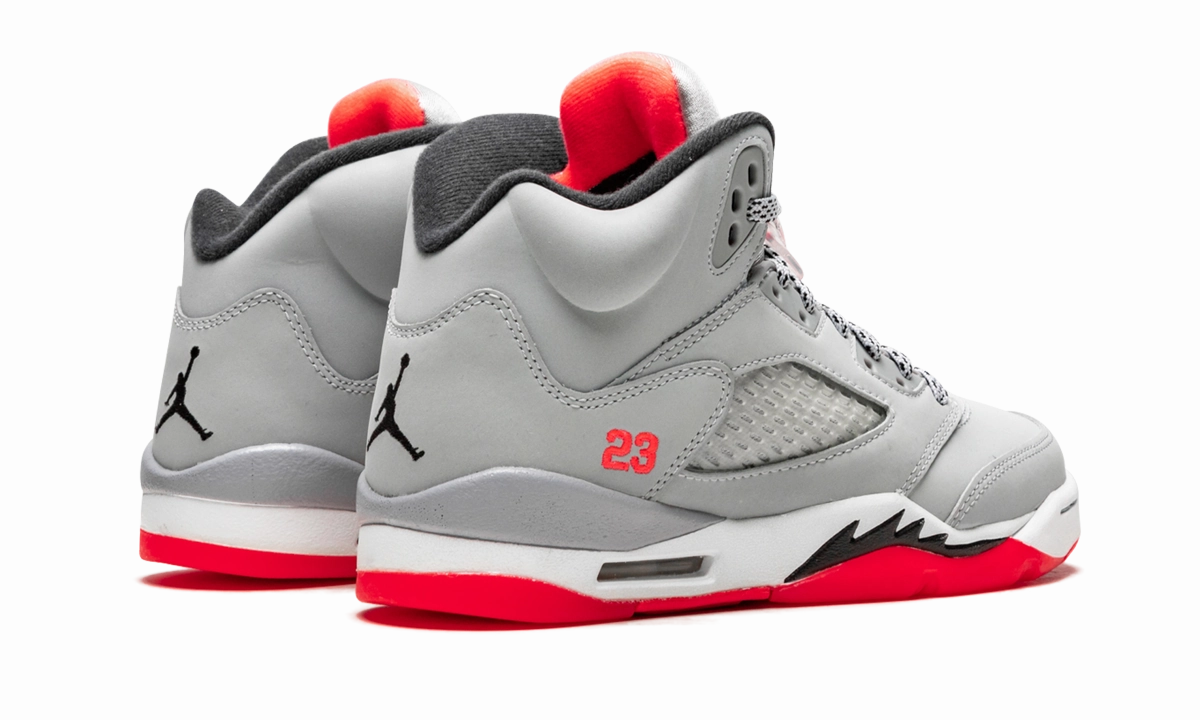 Air Jordan 5 Retro GS "Hot Lava" moisture - wicking socks