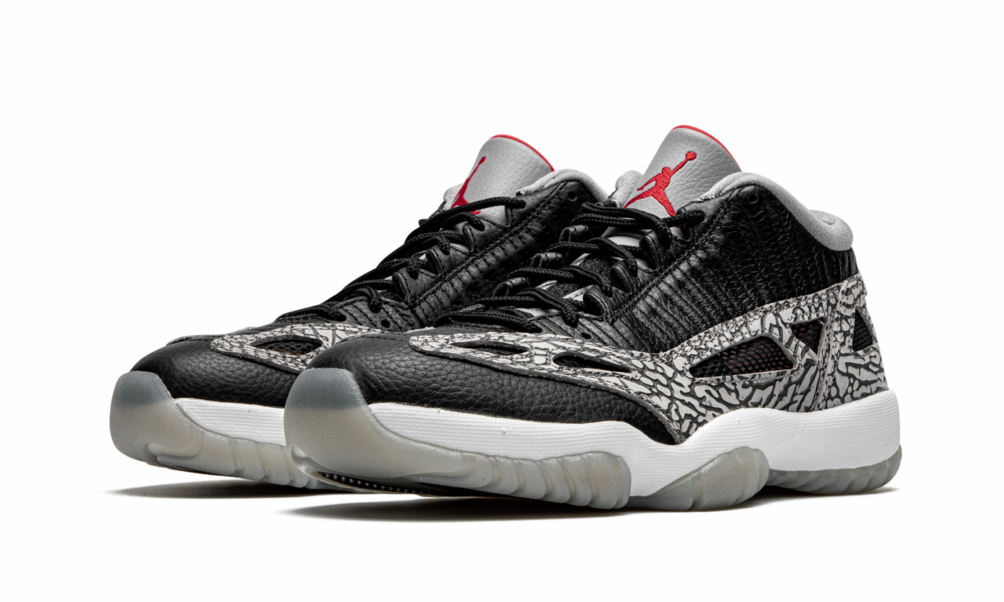 non - branded tempo - run shoes Air Jordan 11 Low IE "Black Cement"
