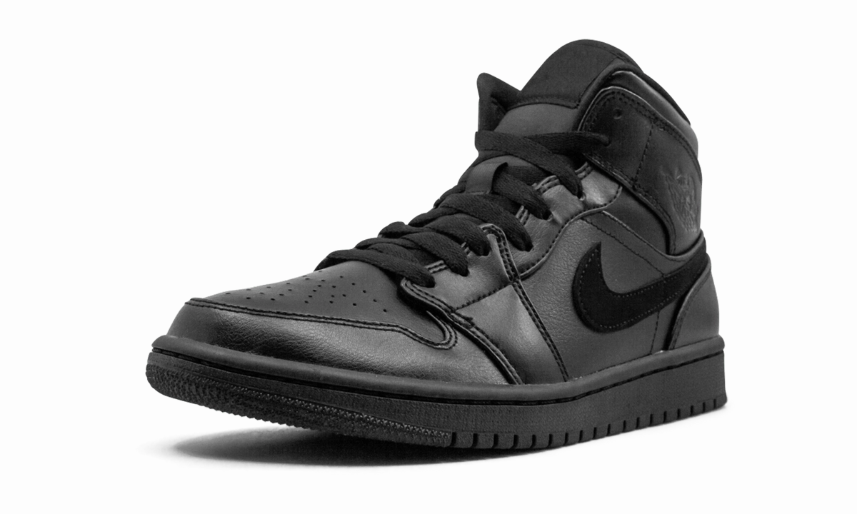 Foot Hugging Air Jordan 1 Mid "Triple black"