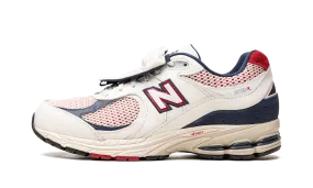 2002R "Sea Salt/Team Red" Stretch Step Kick Step