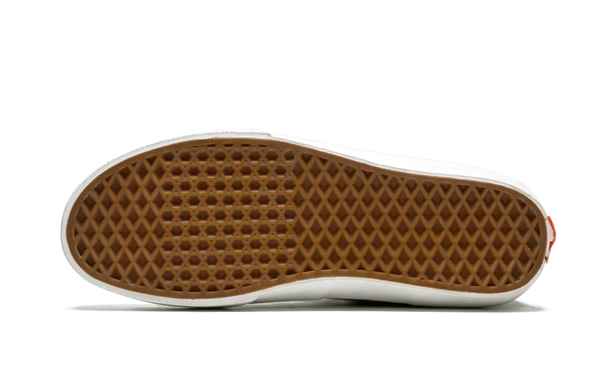 Half Cab Pro Blue Sky Link Walk