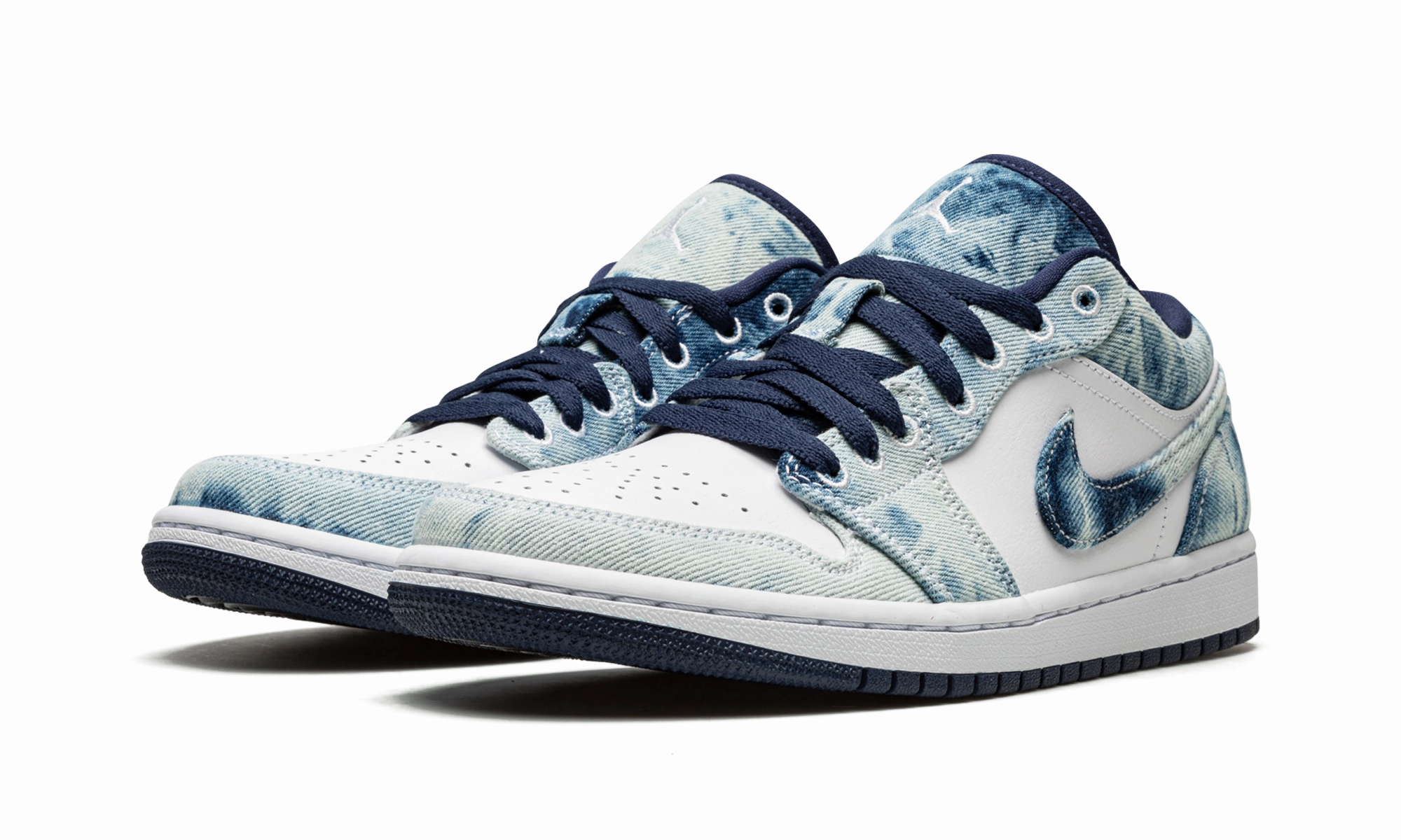 Air Jordan 1 Low SE "Washed Denim" Chill Walk