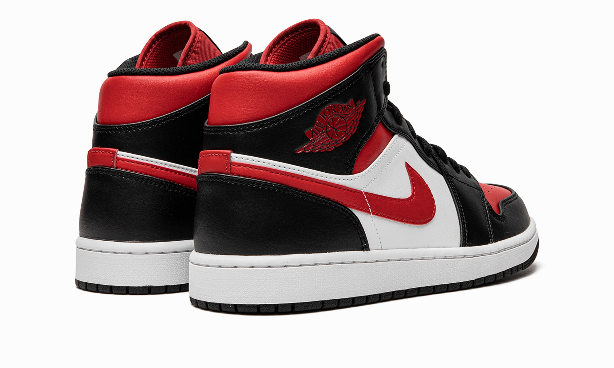 Air Jordan 1 Mid "Bred Toe" Flexible Sole Functional Design