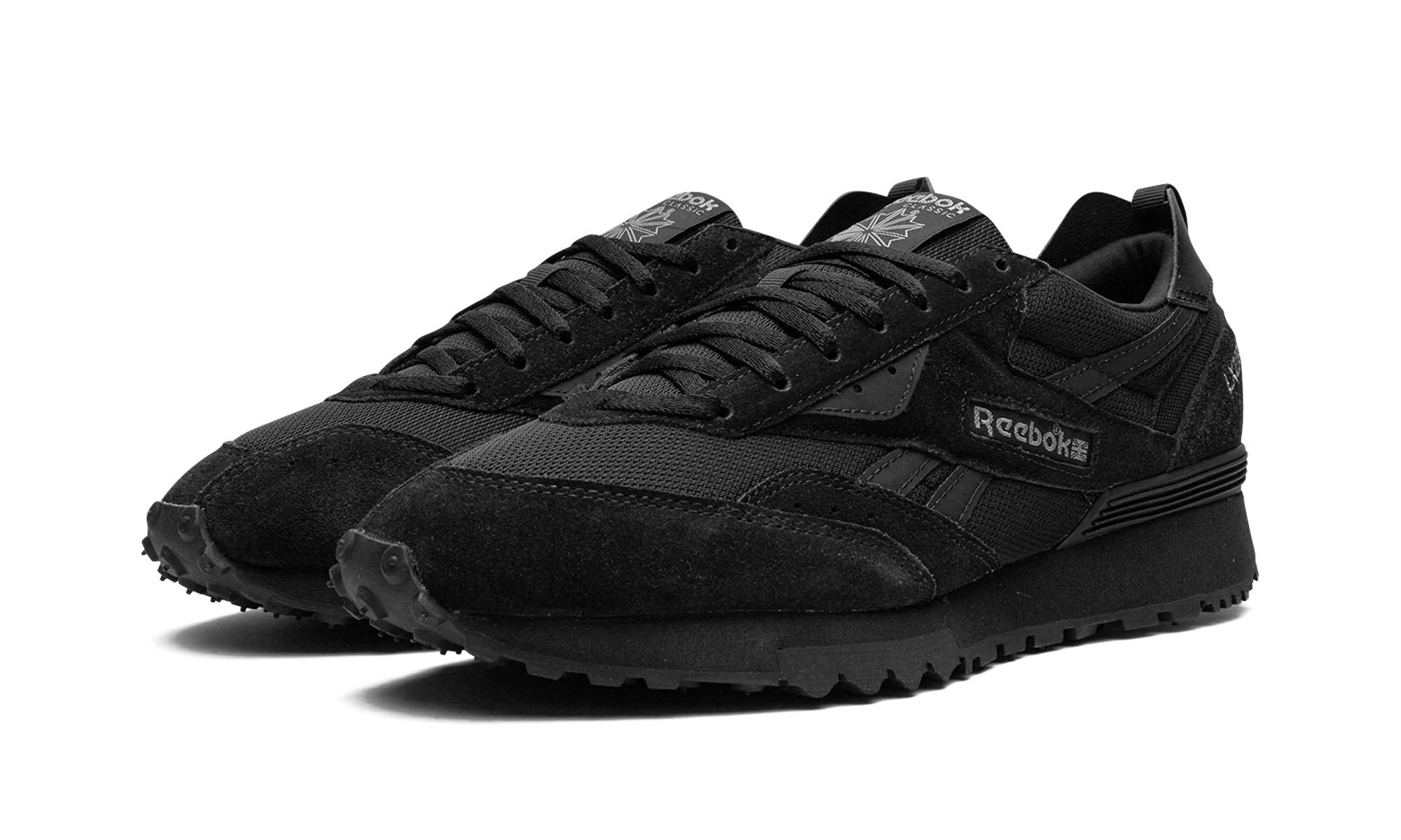 LX2200 running in a suspension bridge area shoes Male