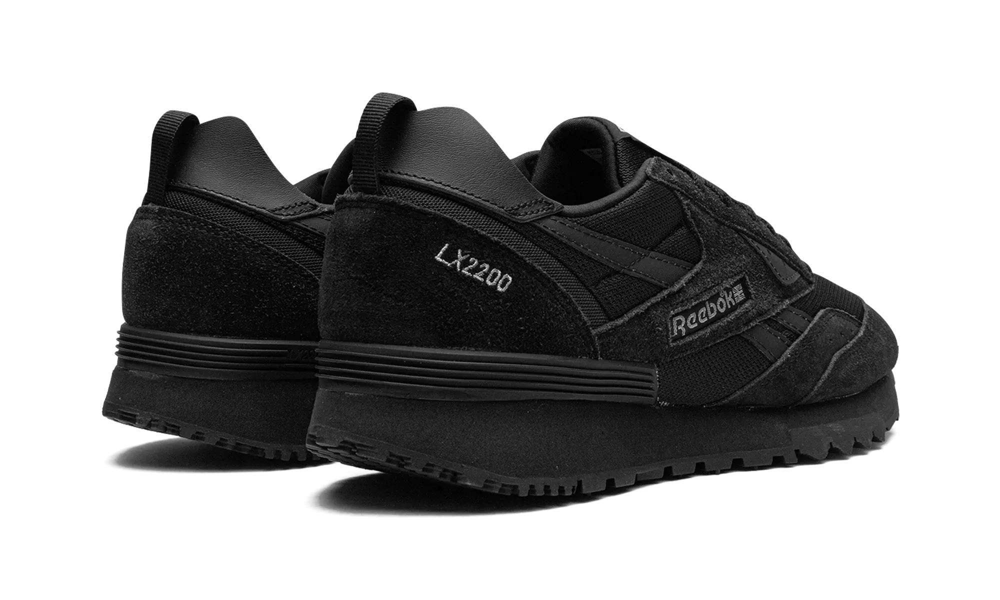 running on a track oval LX2200