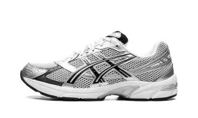 Gel 1130 "Silver White Black" grass running