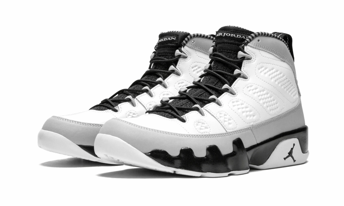 Air Jordan 9 Retro "Barons" Standard running for a new experience