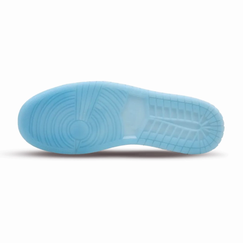 running with a GPS tracker Jordan 1 Low SE Concord