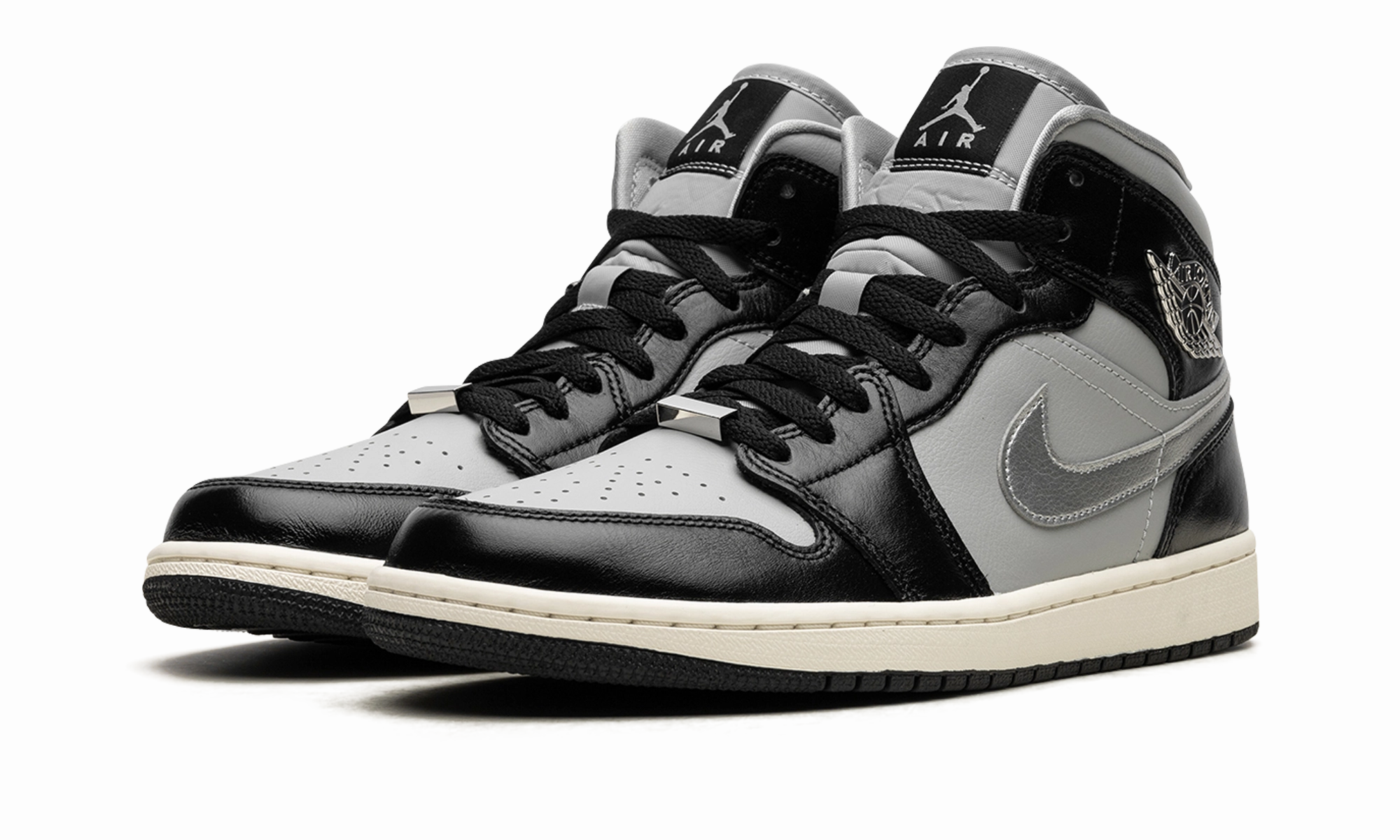 Cool Touch Fast Action AIR JORDAN 1 MID SE WMNS "Black Chrome"