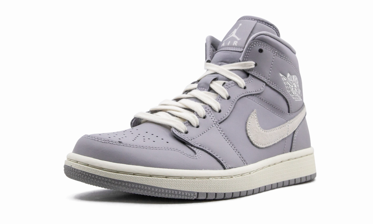 AIR JORDAN 1 MID WMNS Retro-inspired Outdoor Style