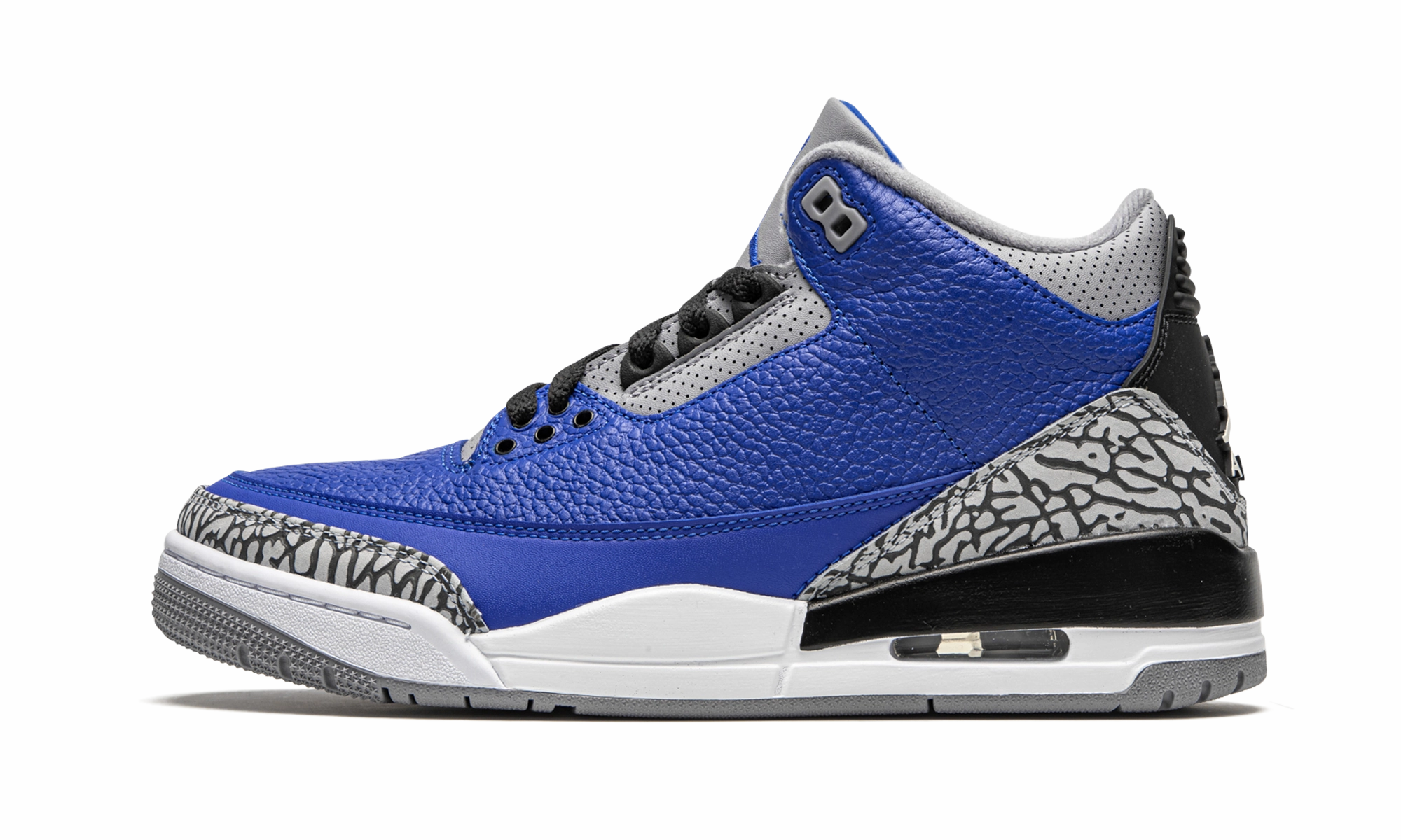 Air Jordan 3 Retro "Blue Cement" Sleek Style