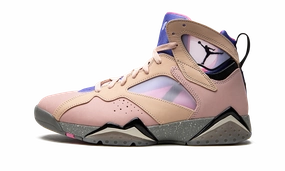 Air Jordan 7 SE "Sapphire" running on a clay track shoes running in poorly - maintained tracks shoes