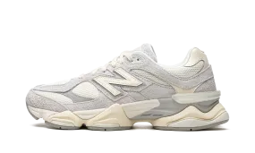 9060 "Quartz Grey" running in a cross - country meet shoes Long Distance Run