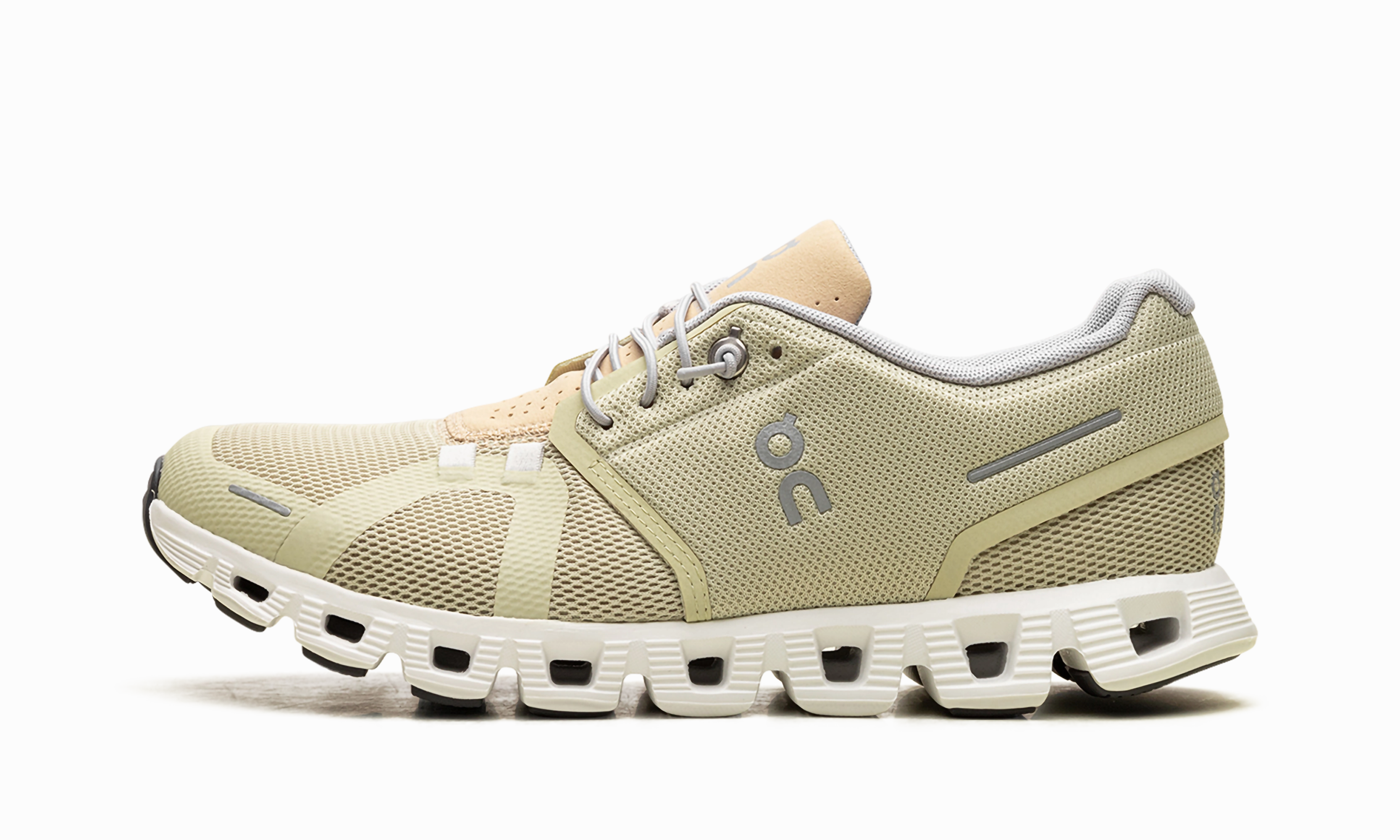 Cloud 5 WMNS "Haze | Sand" Flat terrain stability Brooks Ghost