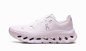 Cloudtilt WMNS "Ivory Orchid" running on track Removable components