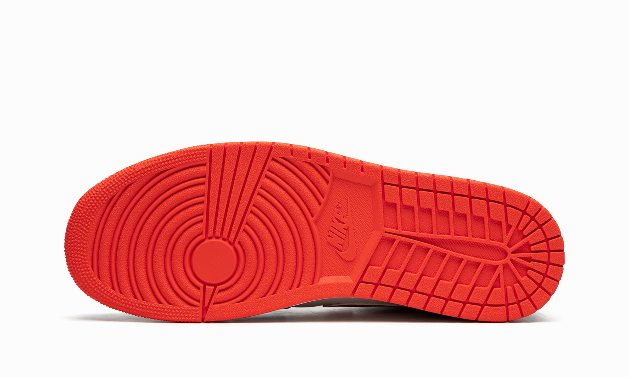 Sporty Vibe Air Jordan 1 Mid "Knicks"