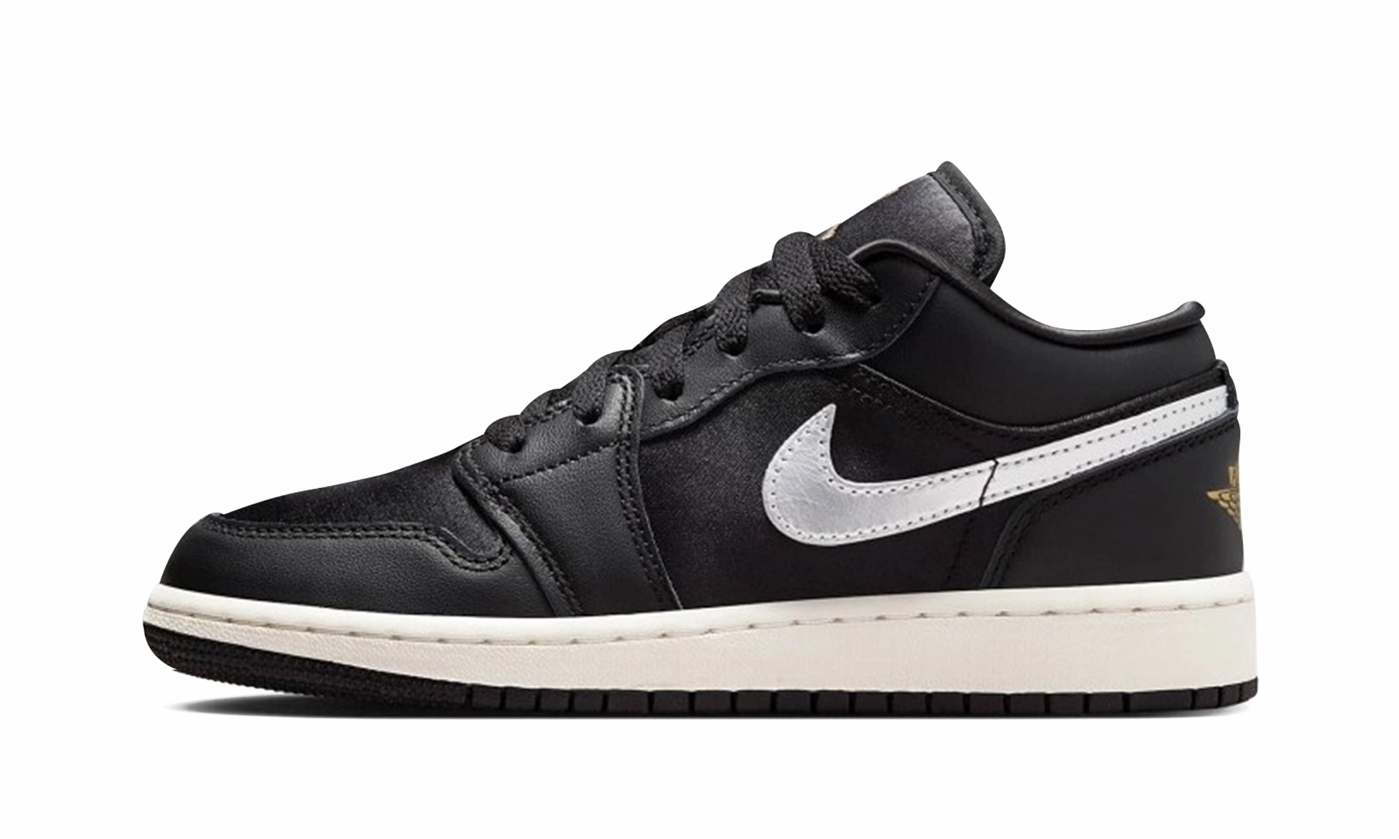 Air Jordan 1 Low SE GS "Black Metallic Gold" Minimal Design Sturdy Construction