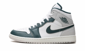 Everyday Sports Timeless arch Air Jordan 1 "Oxidized Green"